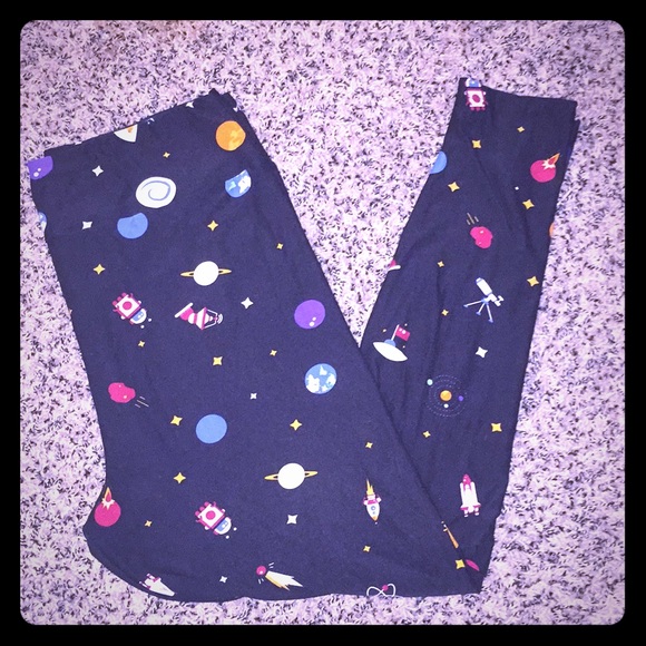 LuLaRoe Pants - 🆕🖤 Super rare and cute Space Leggings TC2